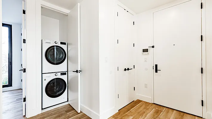 Rented by Nooklyn NYC LLC | media 38