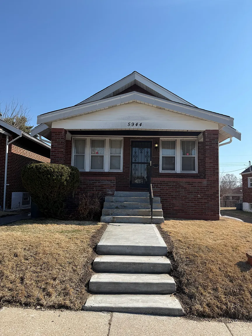 5944 Drury Ln photo 1