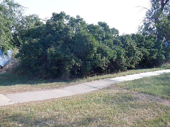 4th image of 217 9th Ave S