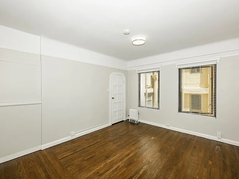 2275 Broadway — Photo 30