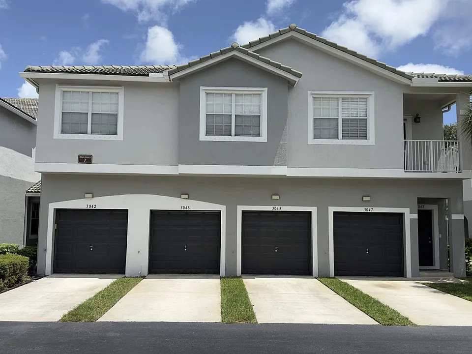 3042 Grandiflora Dr