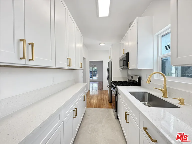 5932 Willoughby Ave #5932 — Photo 13