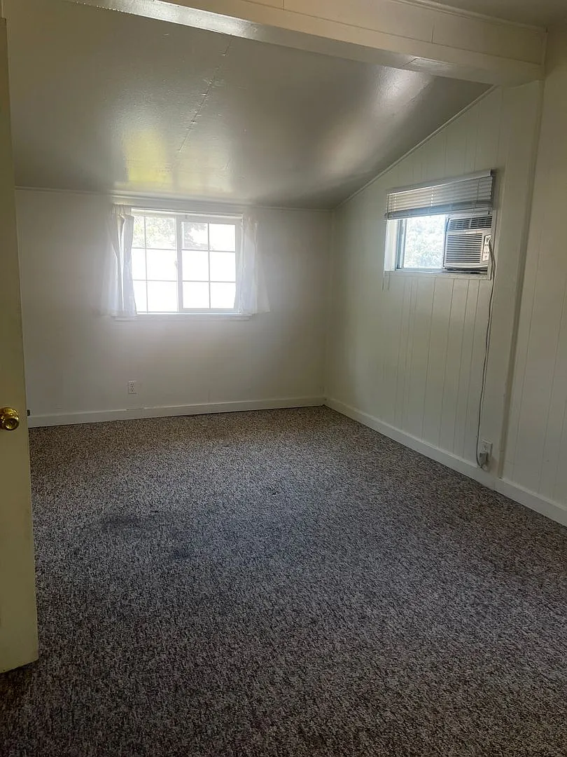Washington Square Apartments — Photo 4