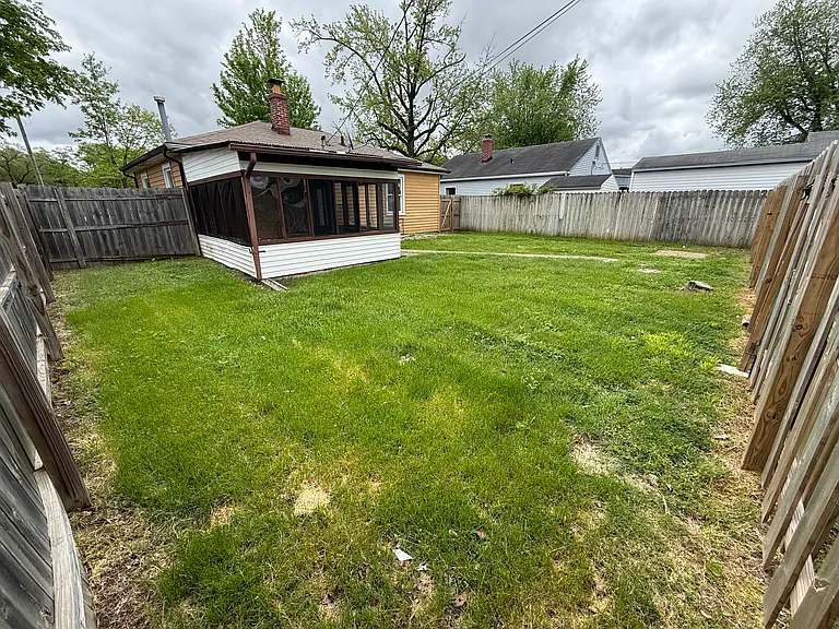 1314 Iowa St — Photo 24
