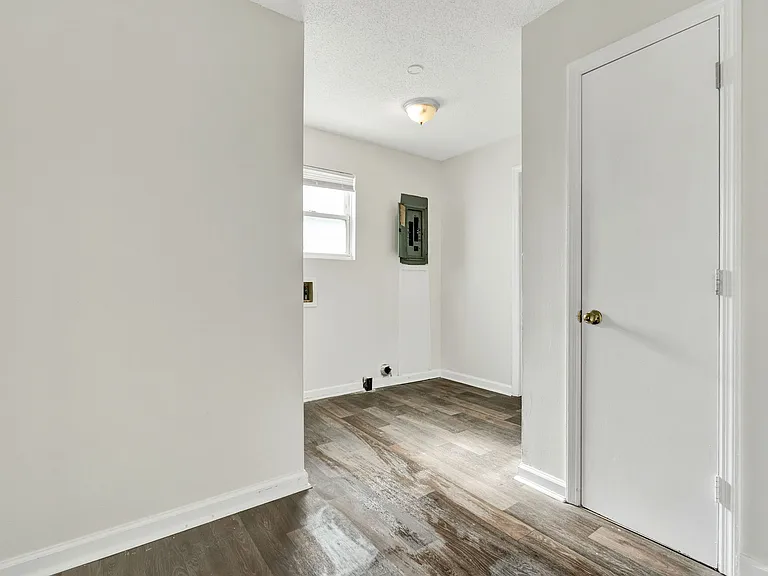185 Orchard Ave — Photo 4