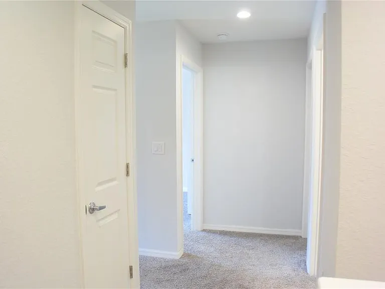 1213 Grantham Dr — Photo 14