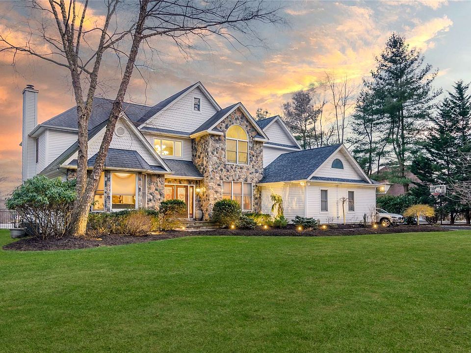 60 Landing Meadow Road, Smithtown, NY 11787 Zillow