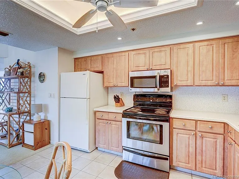 221 NE Plantation Rd #407 — Photo 26