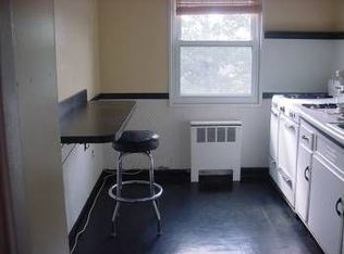 38 Seth Ct, Staten Island, NY 10301