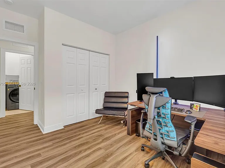 10204 NW 86th St — Photo 59