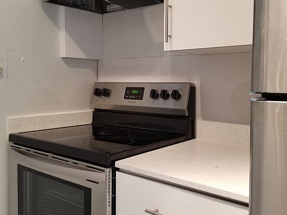 2nd image of 615 NE 10th St #102