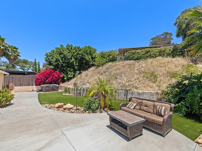5371 Swarthmore St — Photo 26