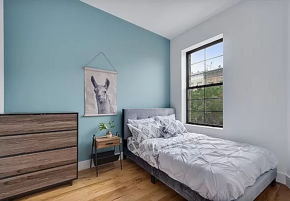 3rd image of 787 Franklin Ave #5B