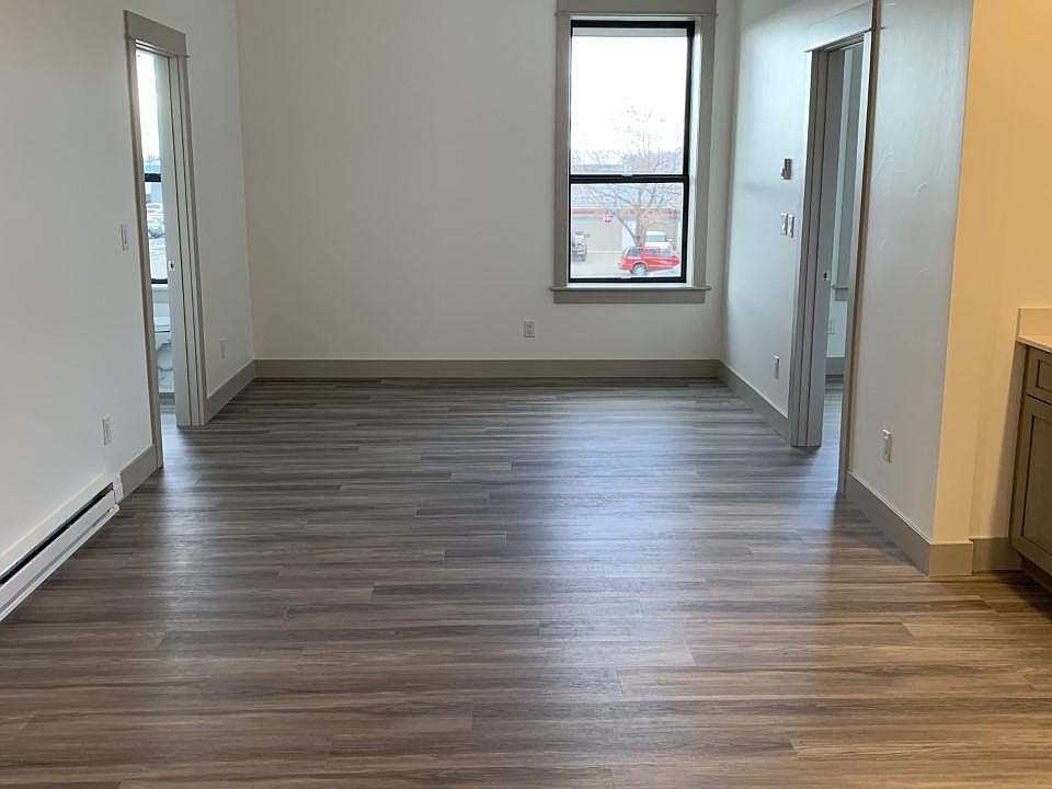 1st image of 86 N Weaver St #6