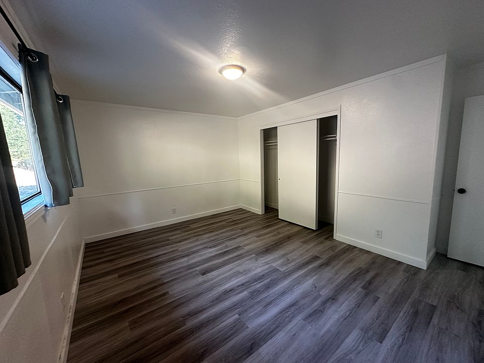 2nd image of 19 Roth Rd #4
