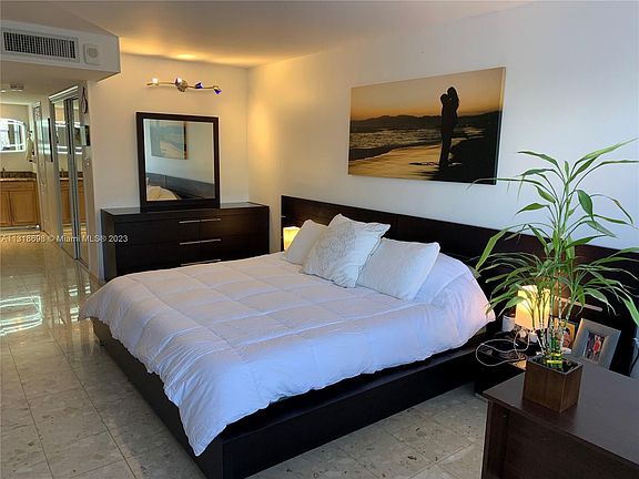 4th image of 6039 Collins Ave APT 529