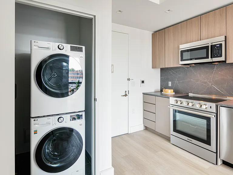 69-65 Yellowstone Blvd #915 — Photo 4