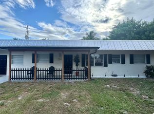 1604 SE Apache Ave, Stuart, FL 34994