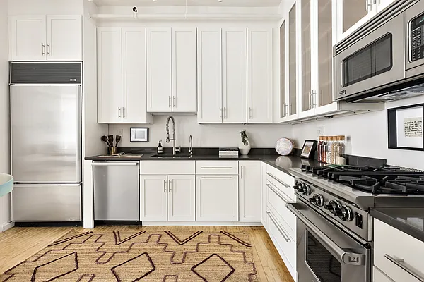 Sold by Compass | media 20
