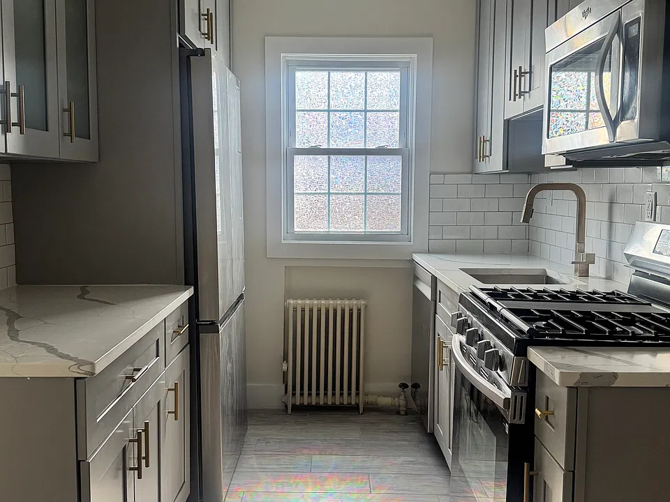 32 Kelly Pkwy #1