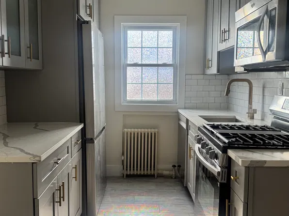 32 Kelly Pkwy #1, Bayonne, NJ 07002