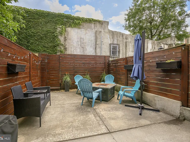 2441 Coral St — Photo 13