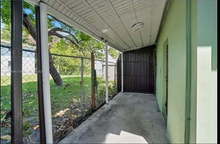 3413 SW 25th St — Photo 8