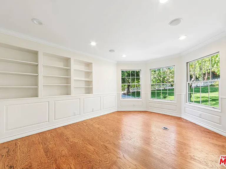 5958 Busch Dr — Photo 12