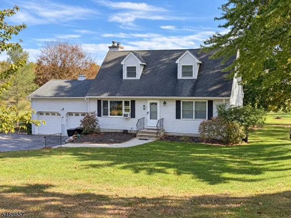 3 S Field Dr, Sussex, NJ 07461