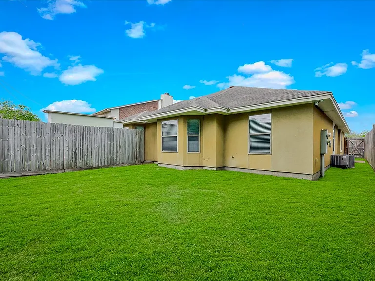 6629 Rhine Dr #A — Photo 27