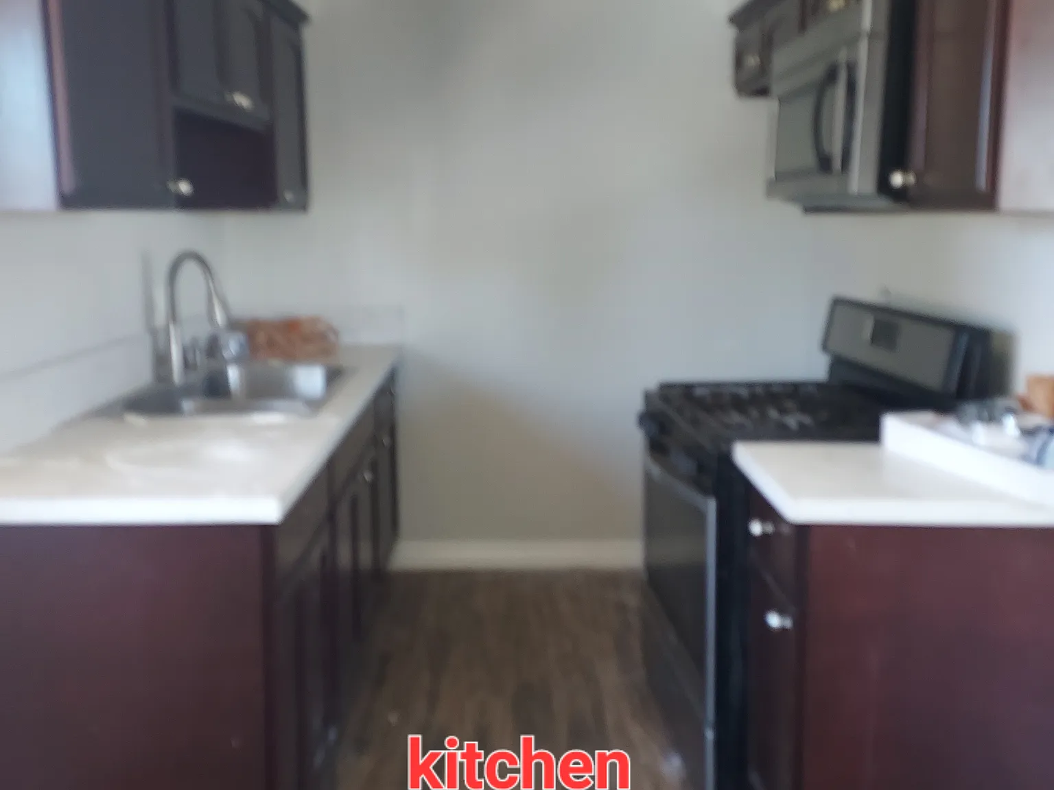 2 bed, 650 sqft, $2,300 — Photo 2