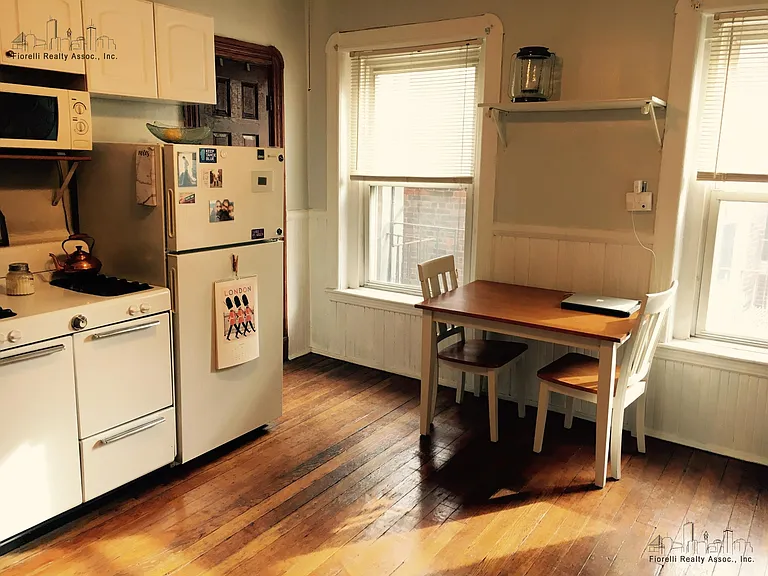 Charter St — Photo 8