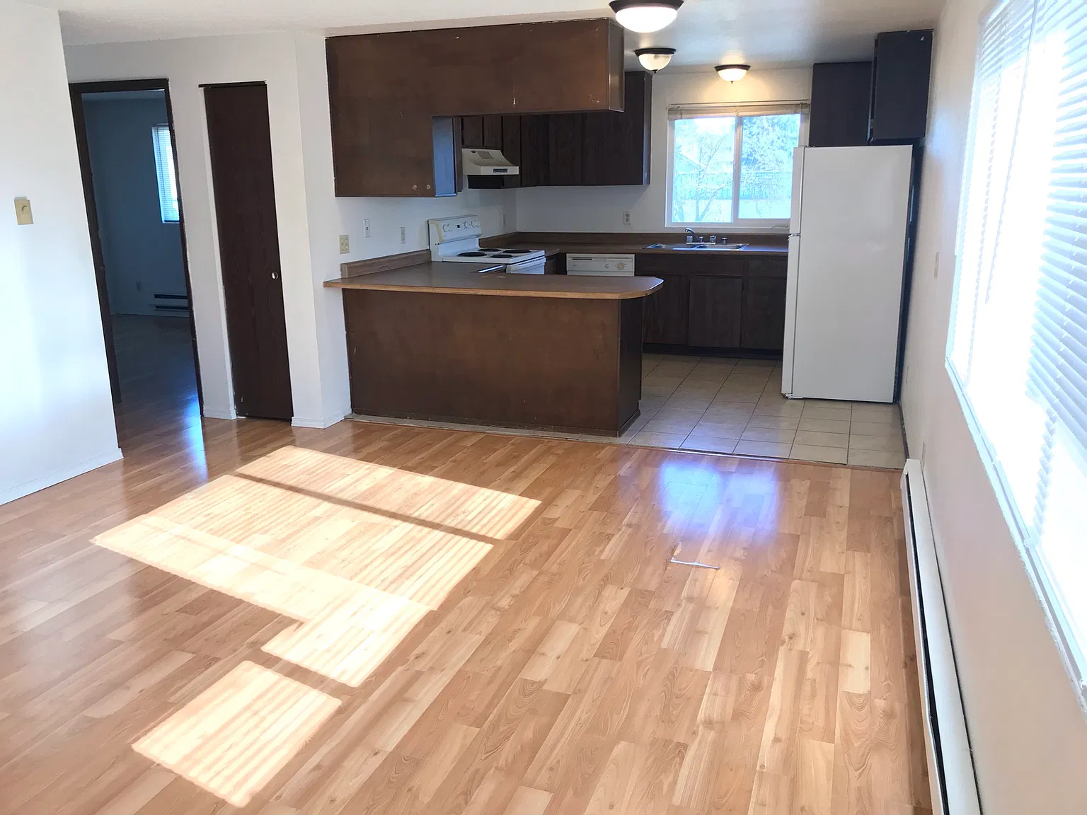 2 bed, 850 sqft, $1,595 — Photo 2