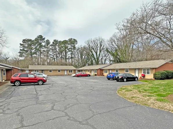 646 3rd St SE #646, Hickory, NC 28602