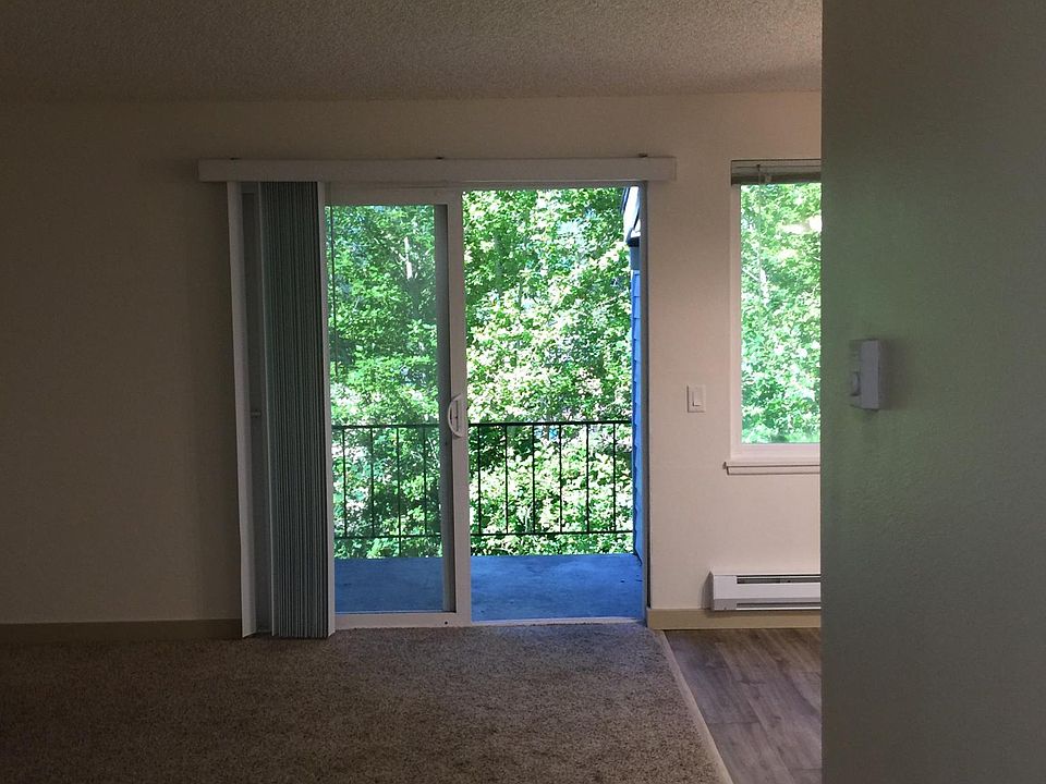 1st image of 8200 170th Pl NE APT 13