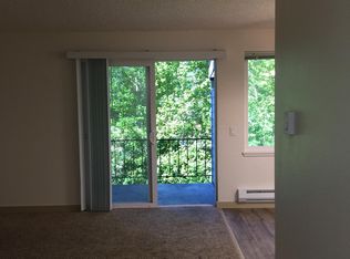 8200 170th Pl NE APT 13, Redmond, WA 98052