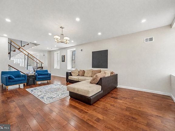 3rd image of 217 Grape St