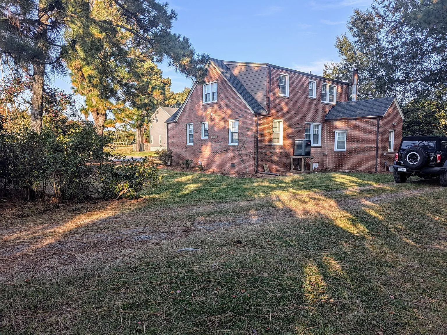 3 bed, 1922 sqft, $2,400 — Photo 2