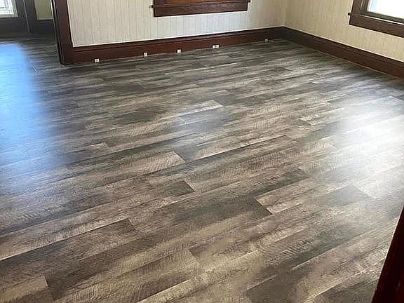 3rd image of 802 Omaha Ave