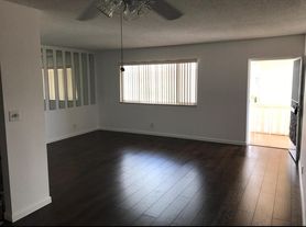 700 Village Green Ct, Palm Springs, FL