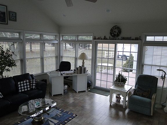 3rd image of 102 Green Giant Rd