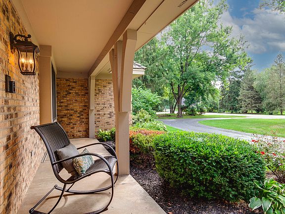 2nd image of 4145 Three Lakes Dr