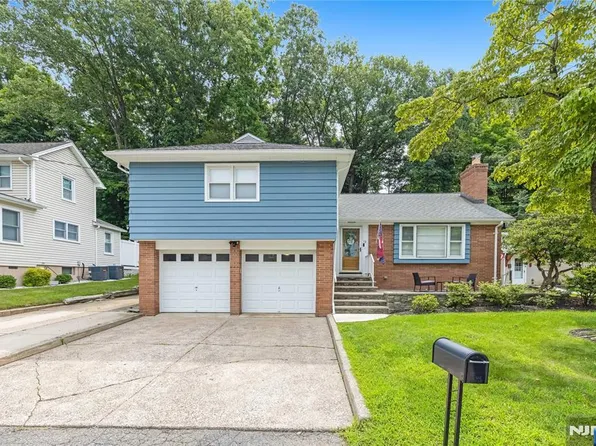 13-15 East St, Wanaque, NJ 07465