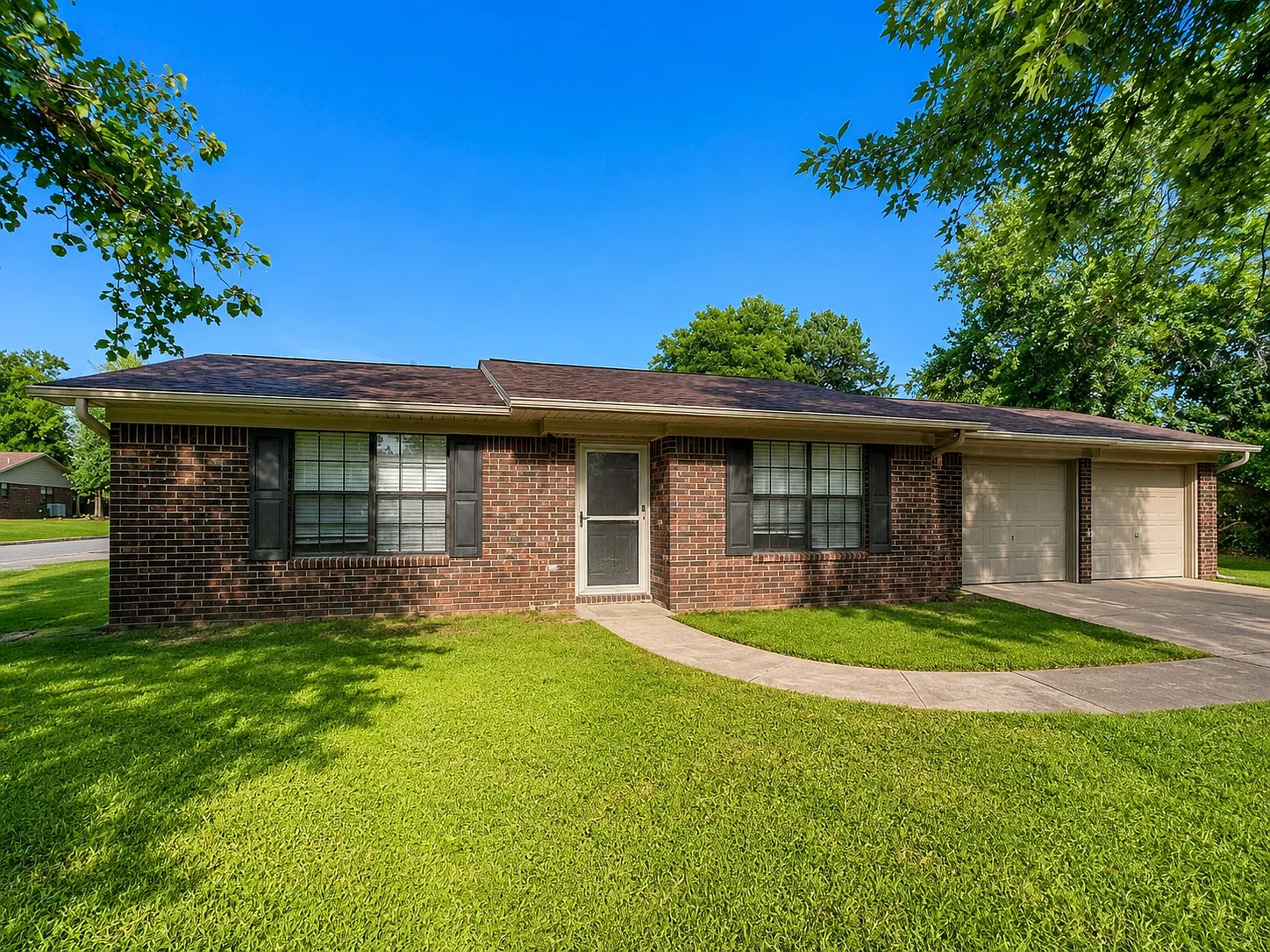3 bed, 1099 sqft, $1,300 — Photo 1