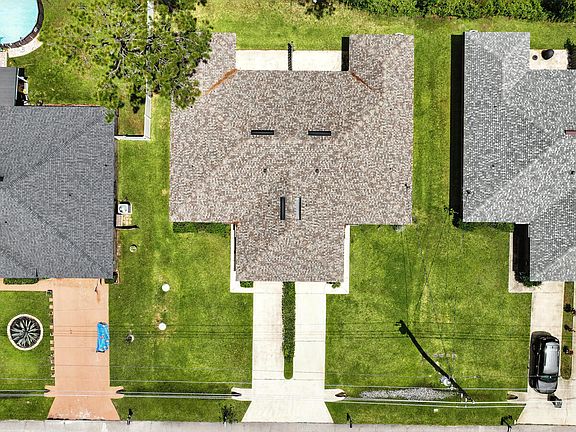 2nd image of 70 Red Mill Dr #Ab