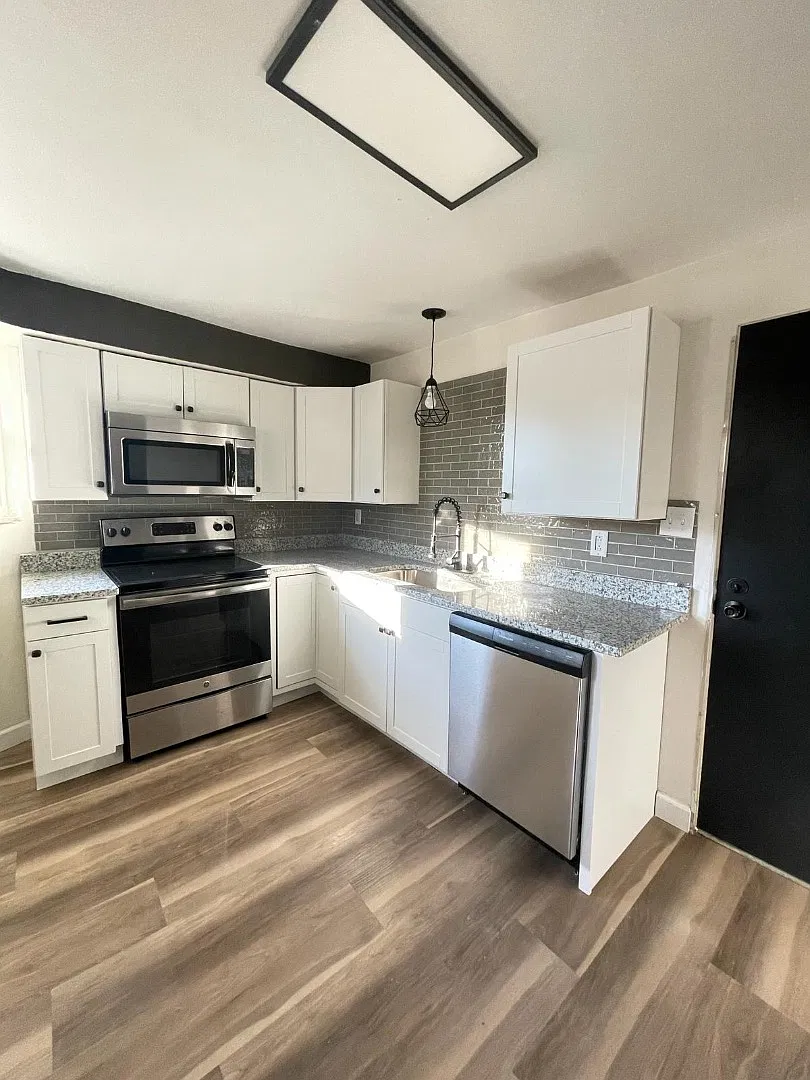 14 Wilshire dr — Photo 4
