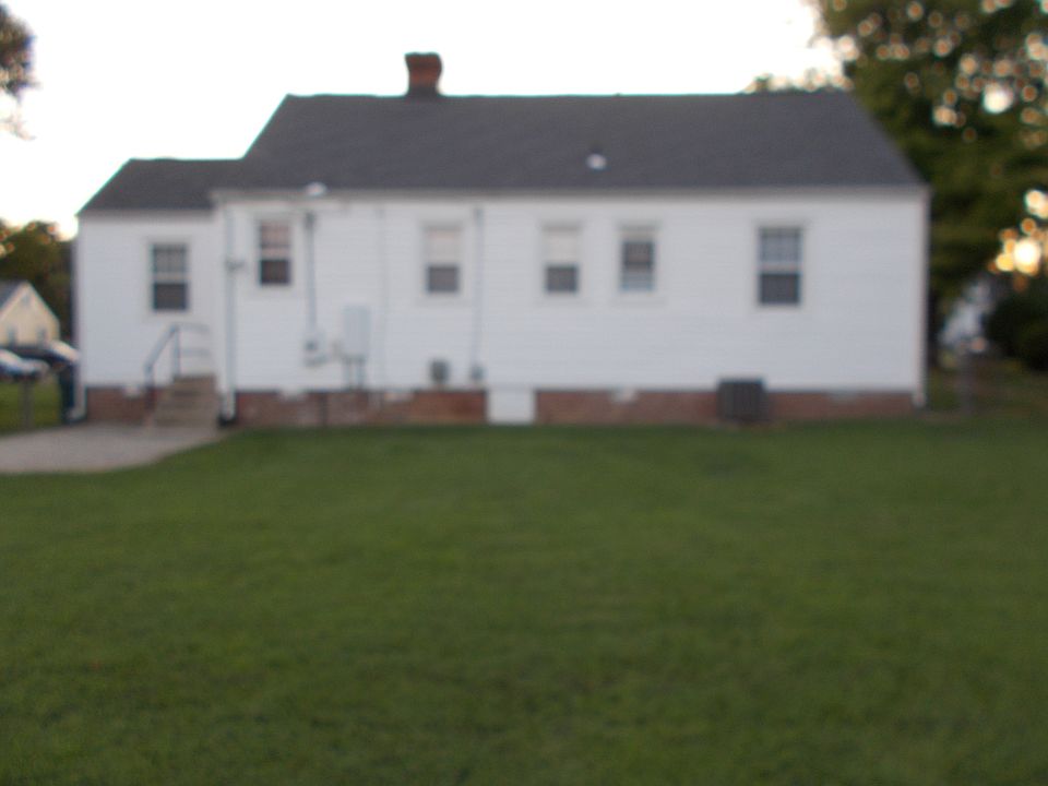 2nd image of 6109 Clover Ln