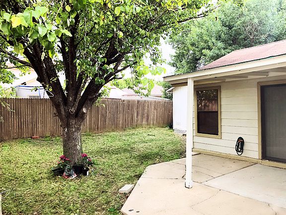 3rd image of 9139 Tree Vlg