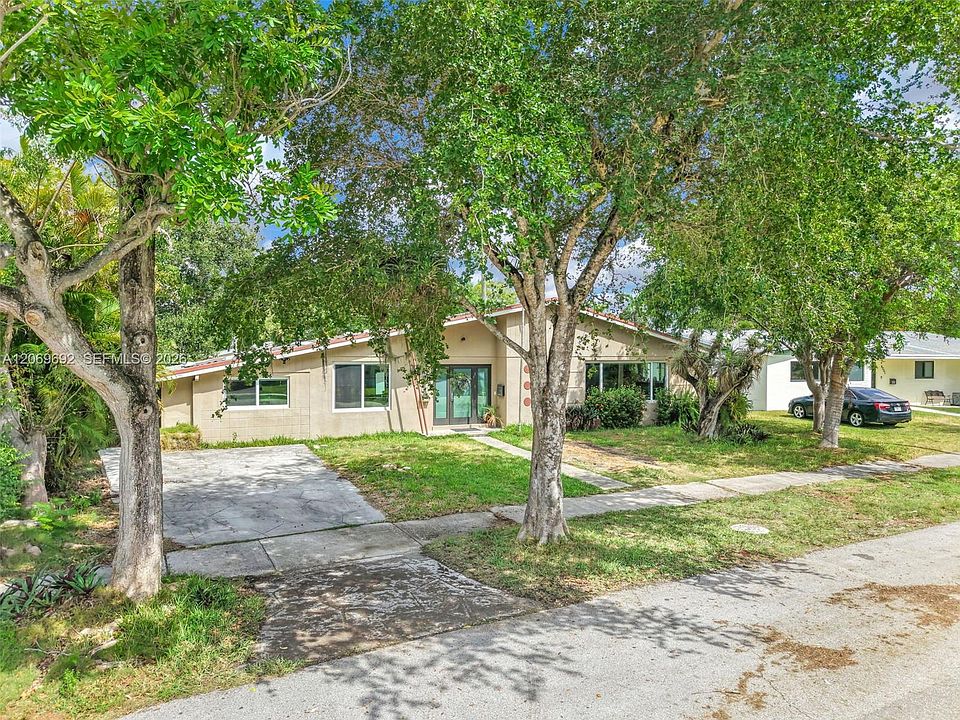 1st image of 9359 Dominican Dr