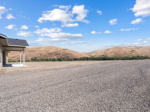 5th image of 46054 McKay Creek Rd